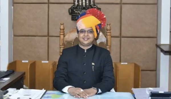 ओबीसी प्रमाण पत्र की जांच में घिरे IAS आशीष मोदी