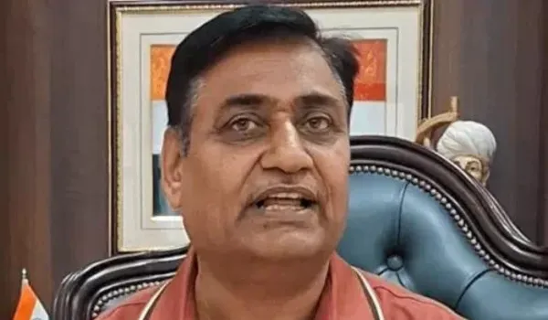 कांग्रेस ने खोला मोर्चा... पार्षदों पर पुलिस के पहरे का आरोप