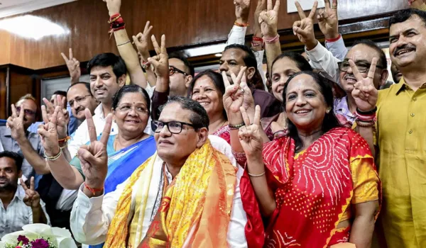 'छोटे बाबू' बने जयपुर के मेयर... संभाली कमान